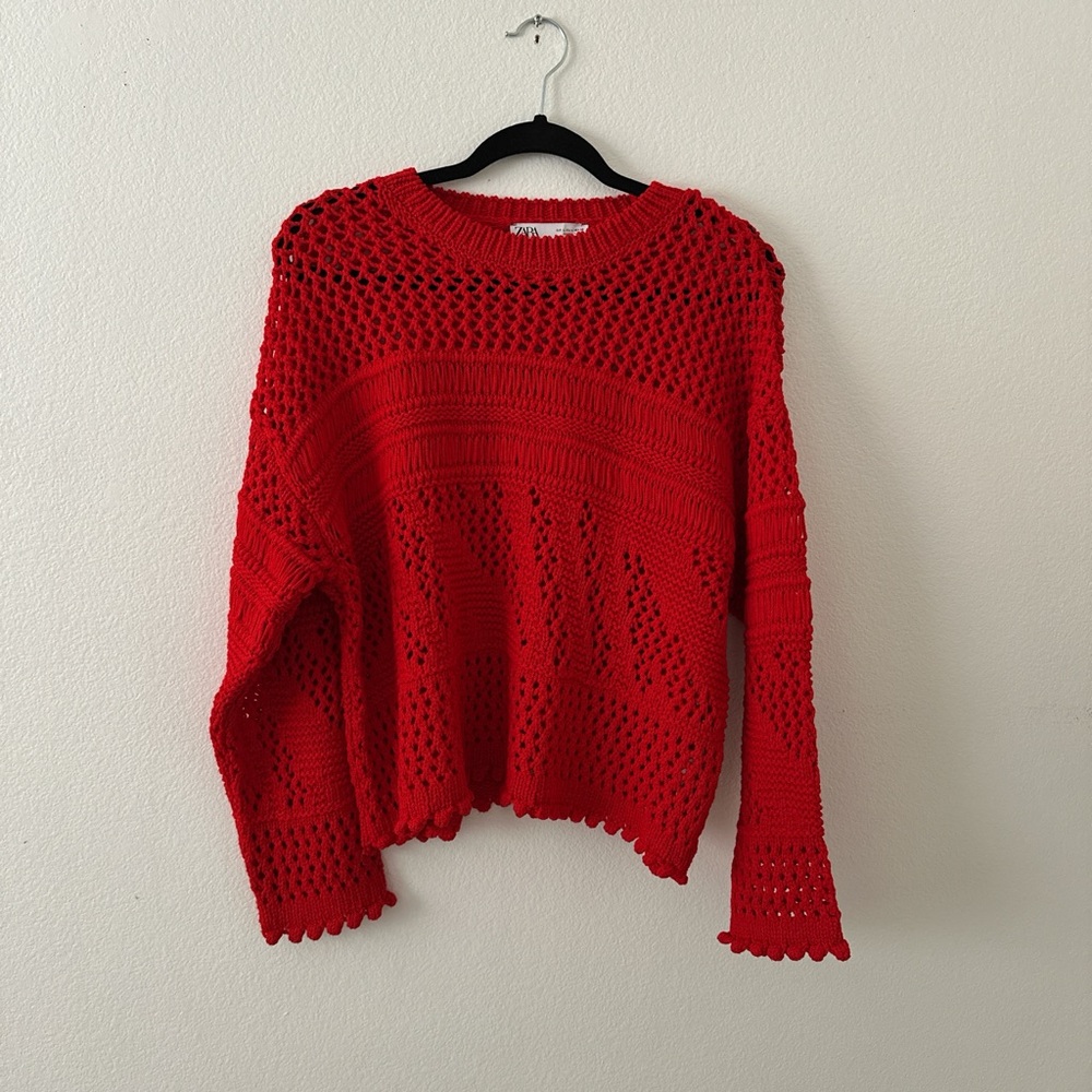Large red cable knit sweater 
See pictures for measurements
Signs of wear